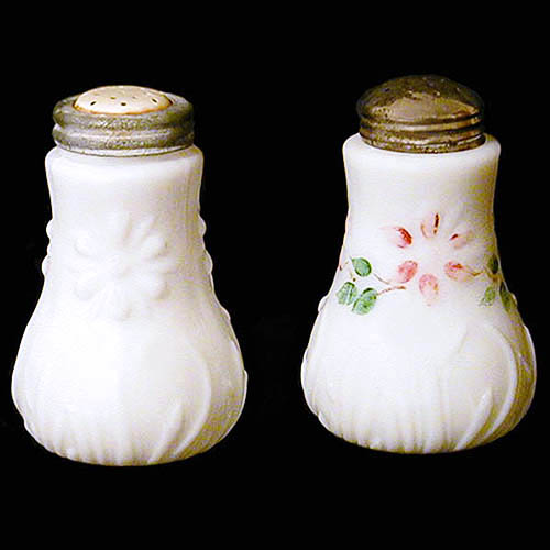 EAPG, Victorian Glass, Pressed Glass, Pattern Glass, antique, Aster Salt Shaker, milk glass, New Martinsville Glass Manufacturing Company