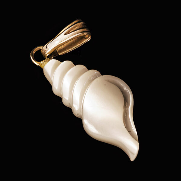 Vintage Shell Mother-of-Pearl Pendant